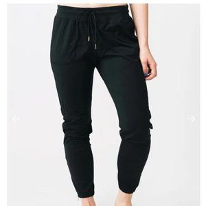 ZYIA ACTIVE - Black Peak Zipper Joggers (Size L)